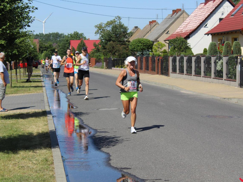 Patelnia na nekielskich drogach podczas Biegu do Lata. Po raz drugi triumfuje Ukrainiec