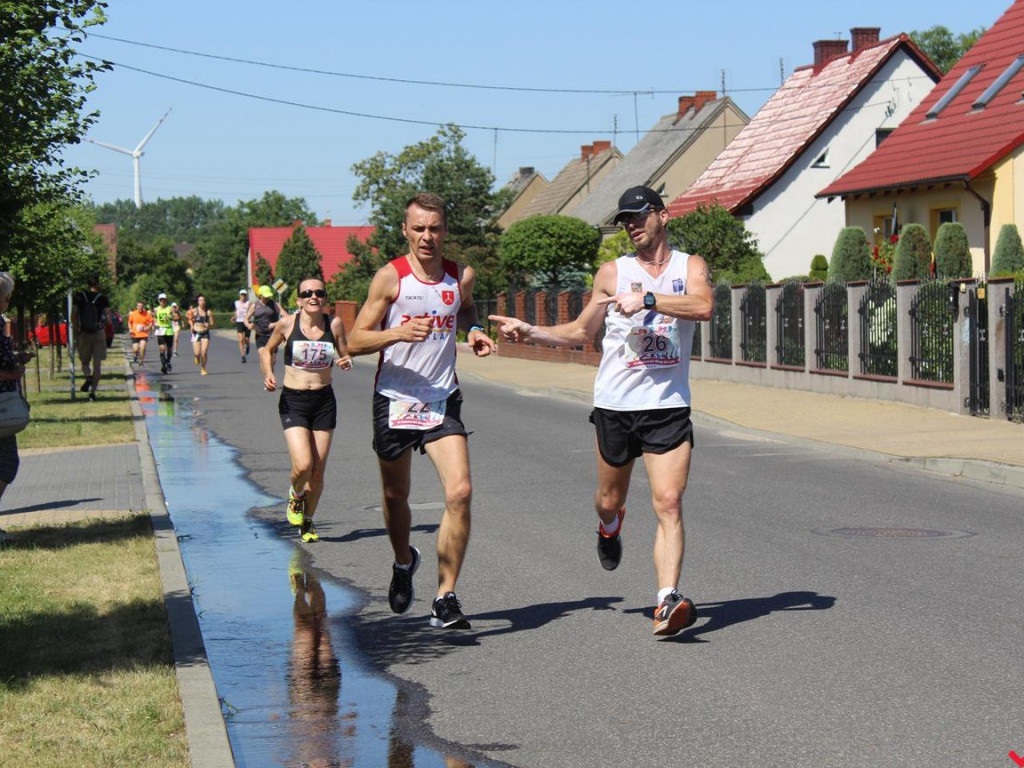 Patelnia na nekielskich drogach podczas Biegu do Lata. Po raz drugi triumfuje Ukrainiec