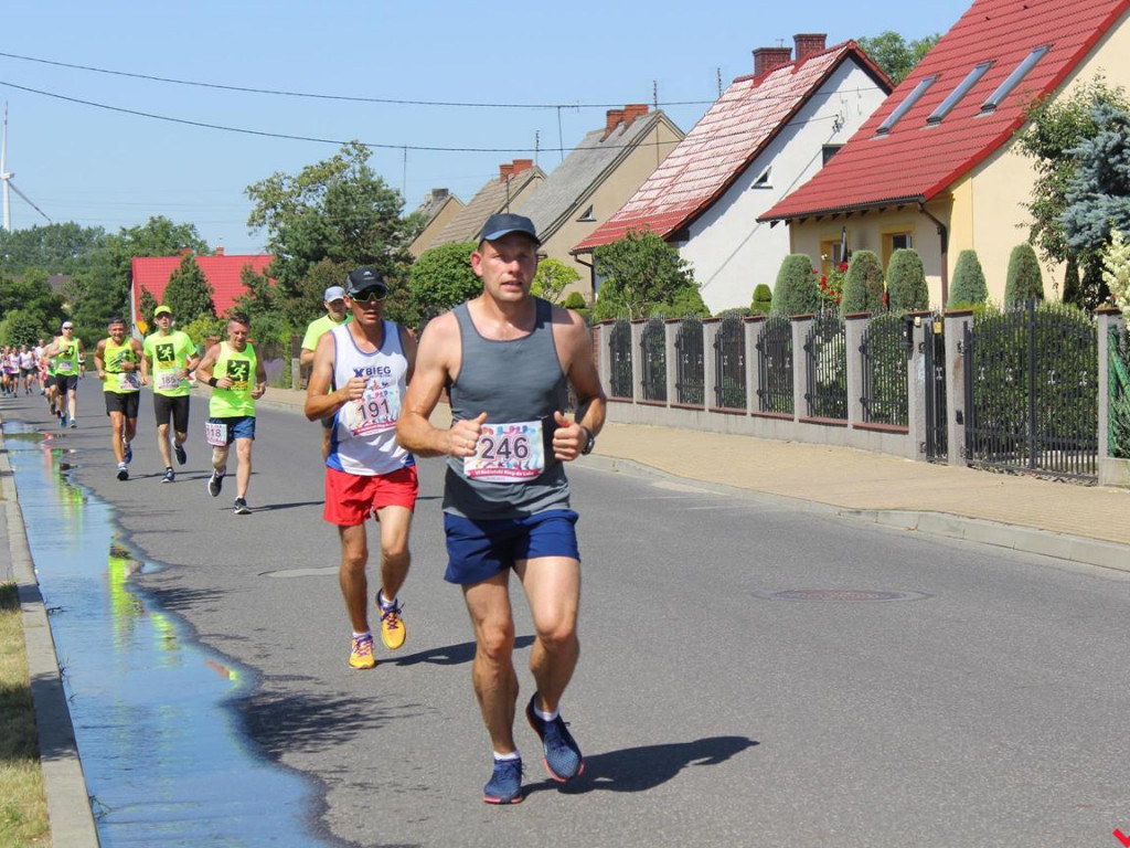 Patelnia na nekielskich drogach podczas Biegu do Lata. Po raz drugi triumfuje Ukrainiec
