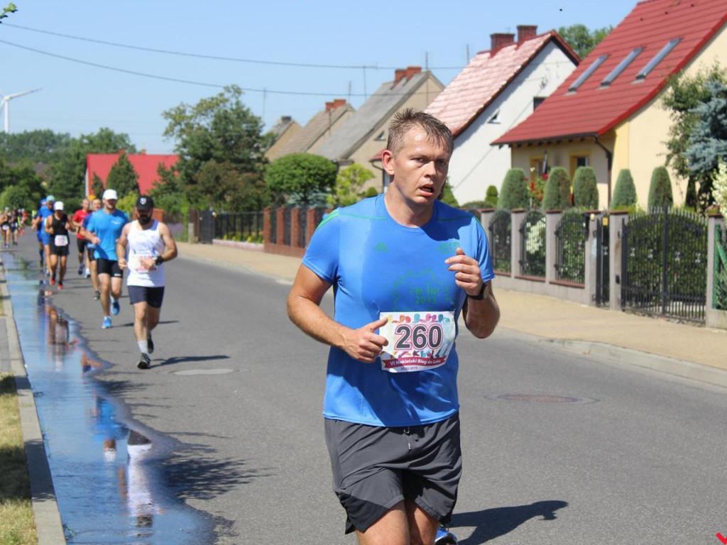 Patelnia na nekielskich drogach podczas Biegu do Lata. Po raz drugi triumfuje Ukrainiec