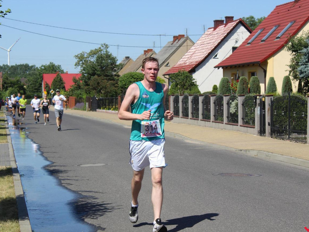 Patelnia na nekielskich drogach podczas Biegu do Lata. Po raz drugi triumfuje Ukrainiec