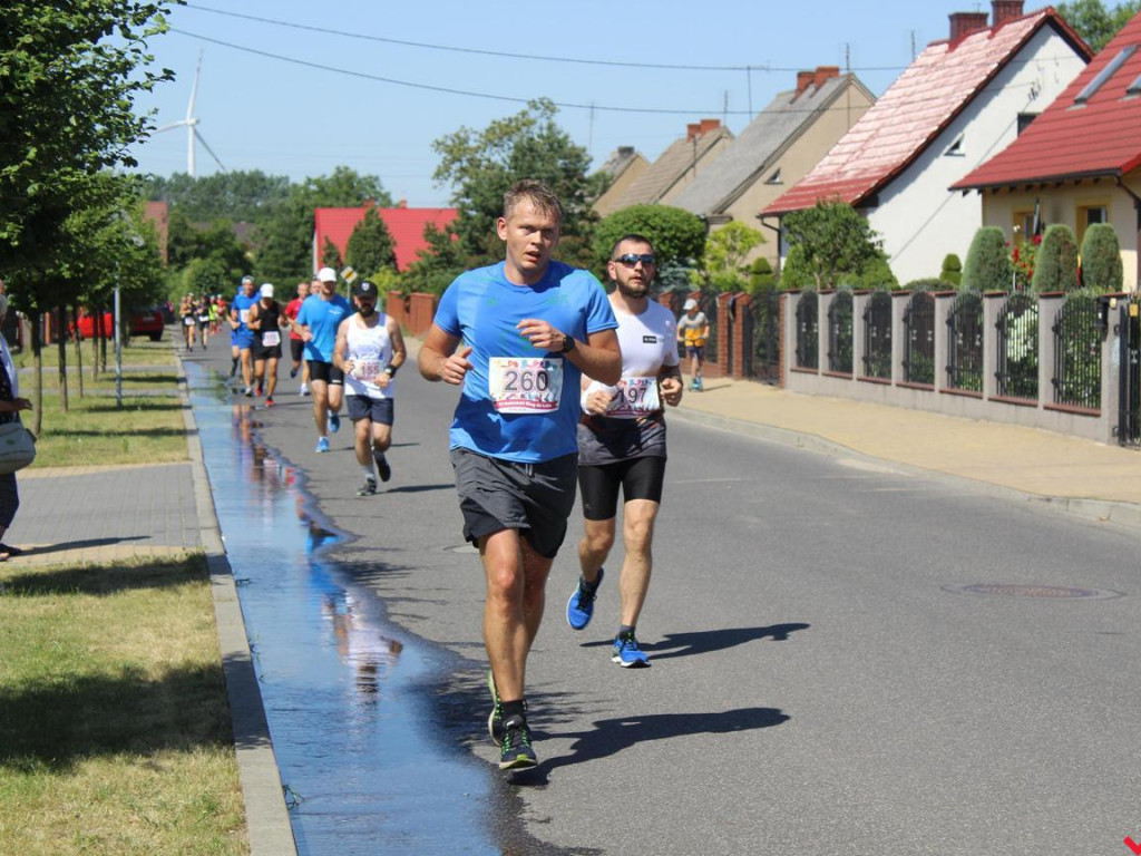 Patelnia na nekielskich drogach podczas Biegu do Lata. Po raz drugi triumfuje Ukrainiec