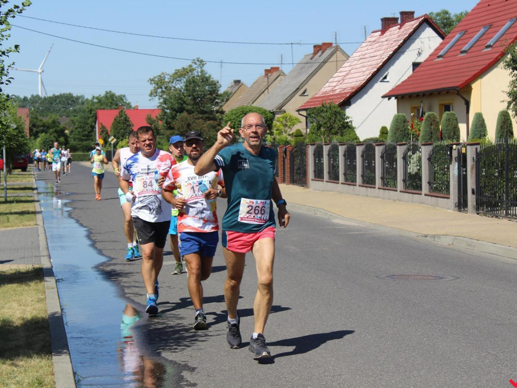 Patelnia na nekielskich drogach podczas Biegu do Lata. Po raz drugi triumfuje Ukrainiec