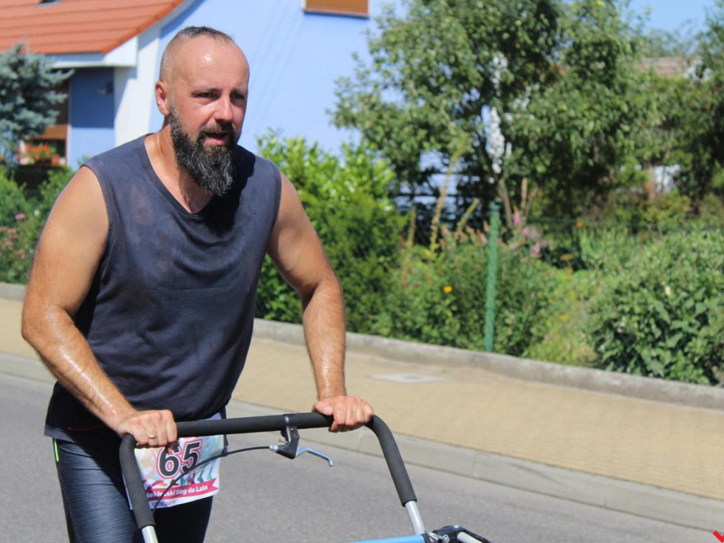 Patelnia na nekielskich drogach podczas Biegu do Lata. Po raz drugi triumfuje Ukrainiec