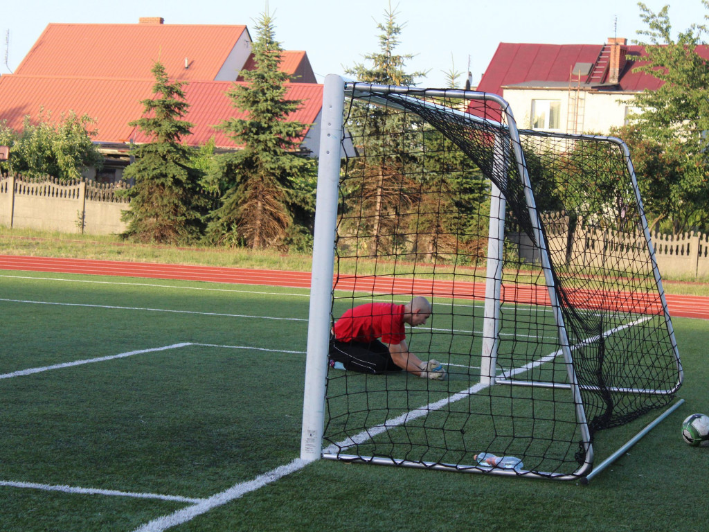 Byli najlepsi i zgarnęli główne trofeum. FC Kryształki z pucharem przewodniczącego