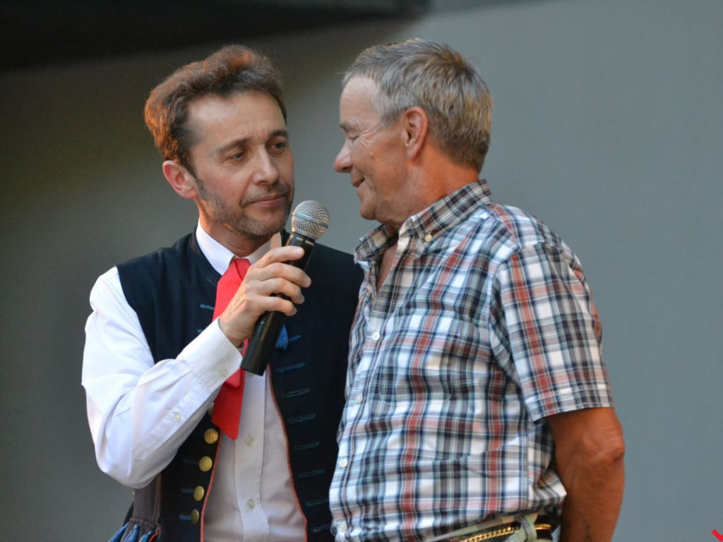 Coś pod nogę i coś do śmiechu, czyli kabaretowy koncert Trio Piotra Szefera