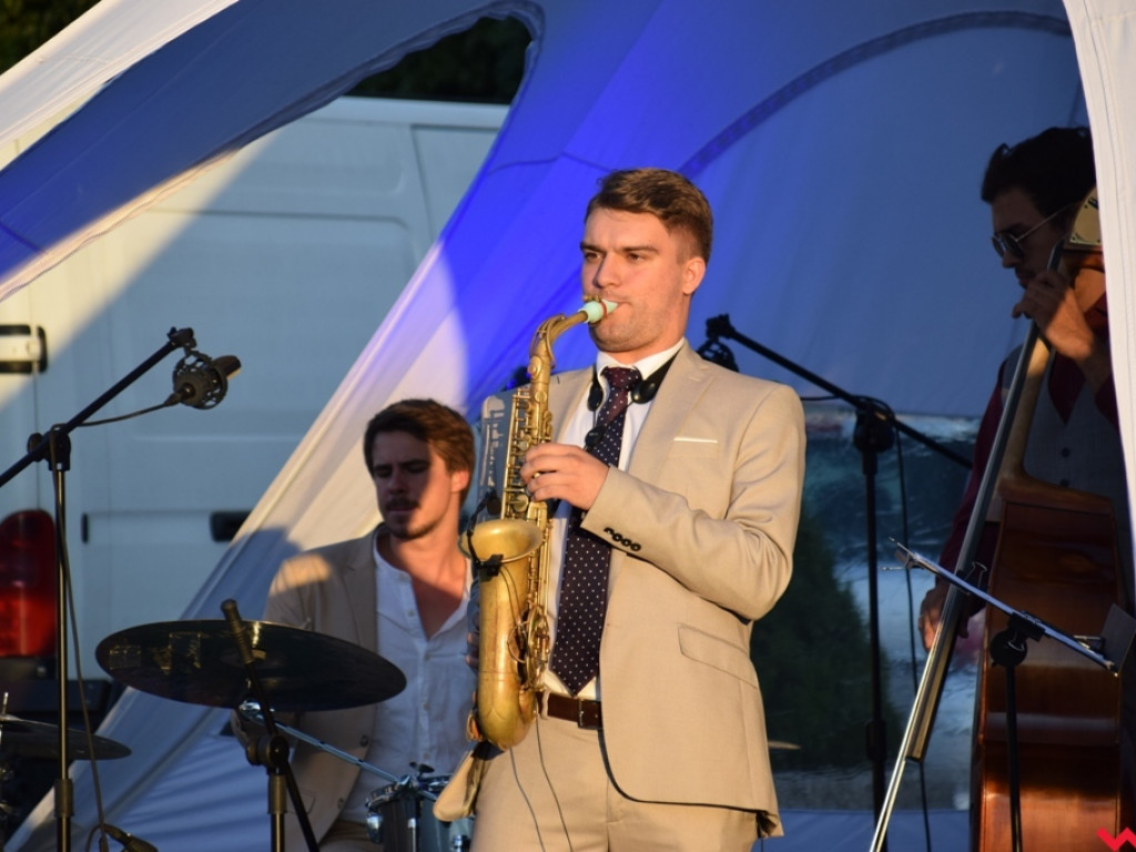 Jazzowa elegancja na wrzesińskim rynku