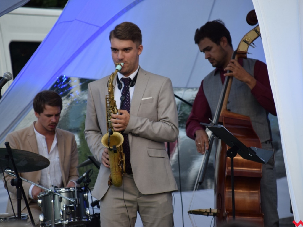 Jazzowa elegancja na wrzesińskim rynku