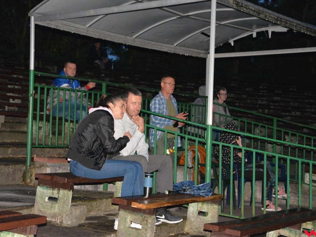 Deszcz popsuł szyki kinomanom. Pierwszy pokaz letniego kina za nami