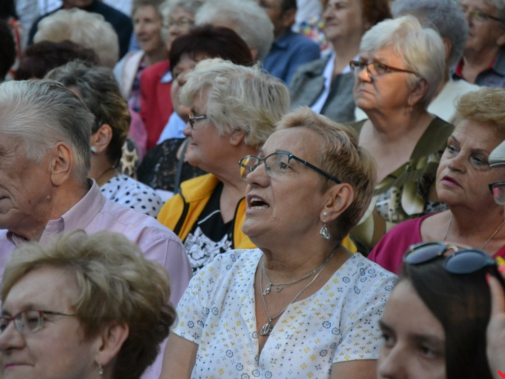 Harmonic podtrzymuje passę. Śląskie szlagiery znowu rodzinne i oblężone