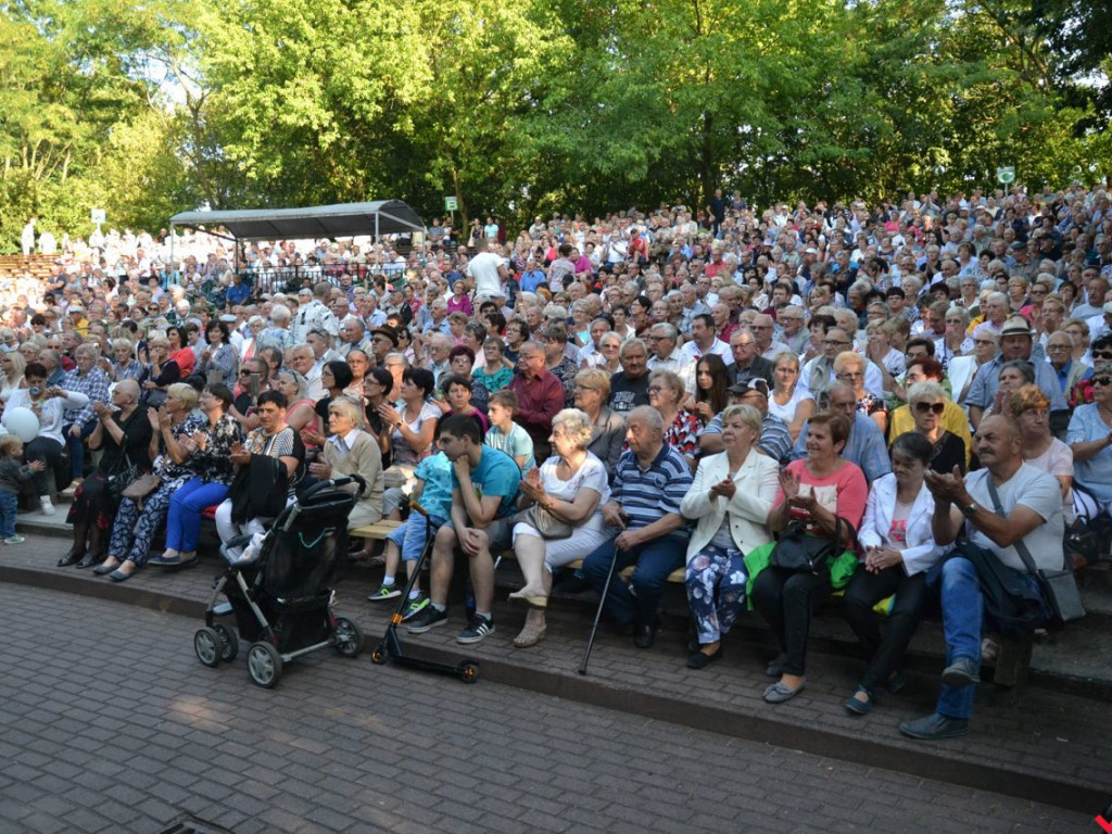 Harmonic podtrzymuje passę. Śląskie szlagiery znowu rodzinne i oblężone