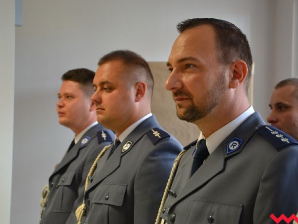 Święto Policji. Burmistrz z nietypowym prezentem, a wicestarosta chce BMW na drogach powiatowych