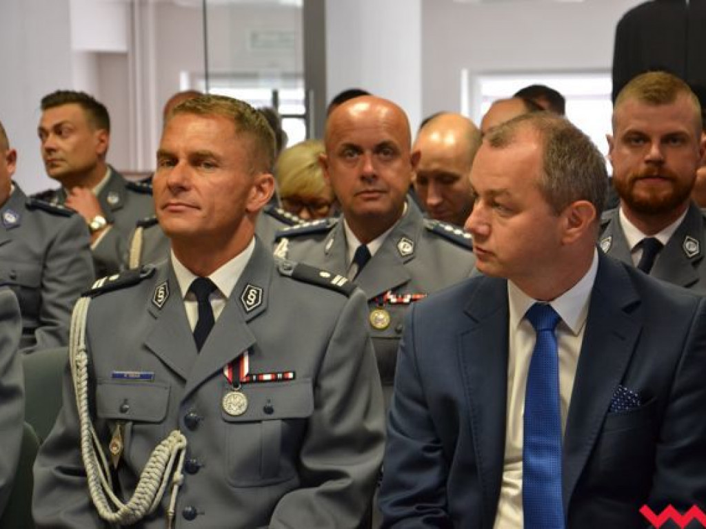 Święto Policji. Burmistrz z nietypowym prezentem, a wicestarosta chce BMW na drogach powiatowych