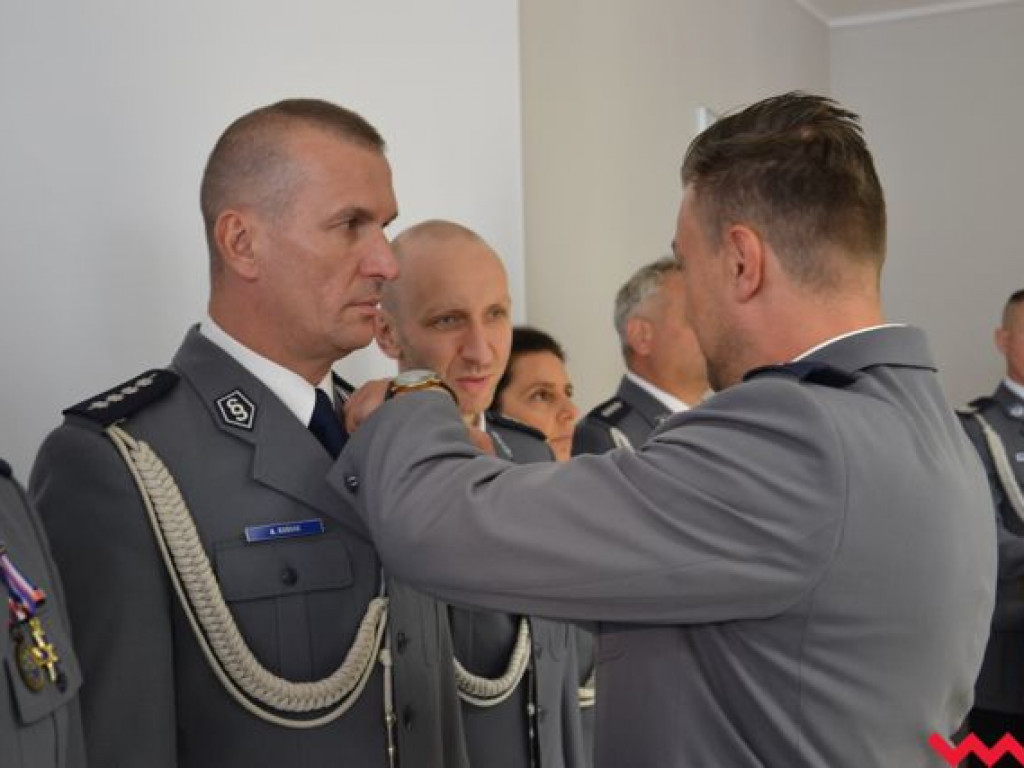 Święto Policji. Burmistrz z nietypowym prezentem, a wicestarosta chce BMW na drogach powiatowych