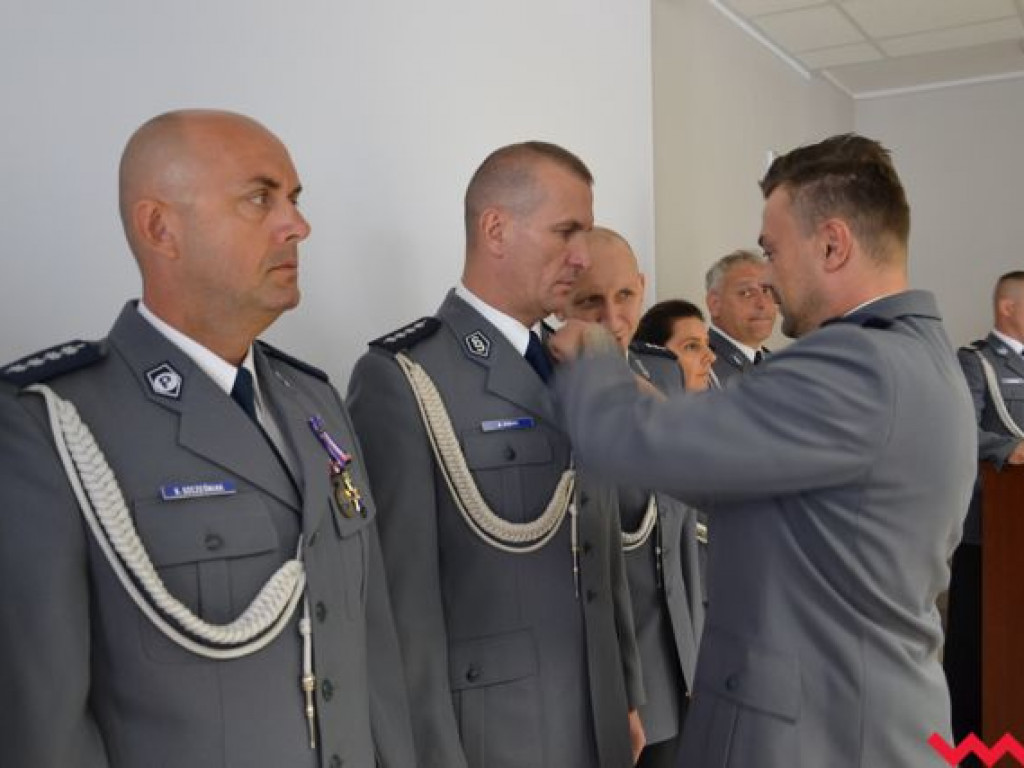 Święto Policji. Burmistrz z nietypowym prezentem, a wicestarosta chce BMW na drogach powiatowych