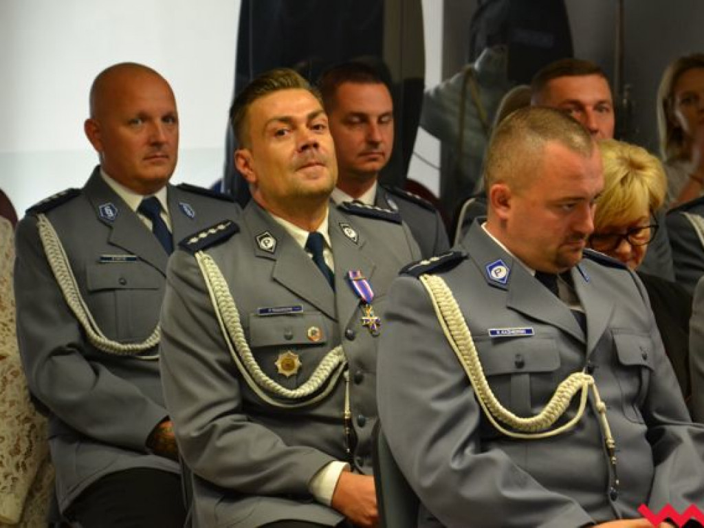 Święto Policji. Burmistrz z nietypowym prezentem, a wicestarosta chce BMW na drogach powiatowych