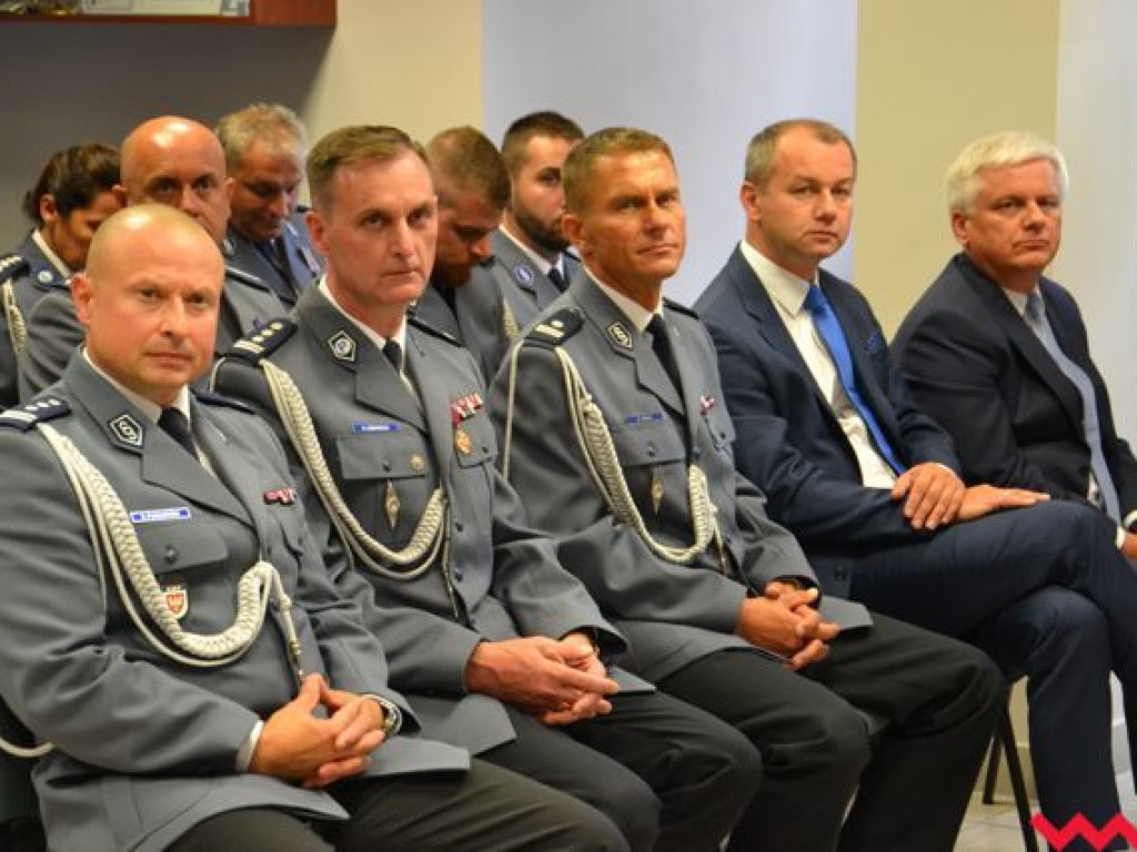 Święto Policji. Burmistrz z nietypowym prezentem, a wicestarosta chce BMW na drogach powiatowych