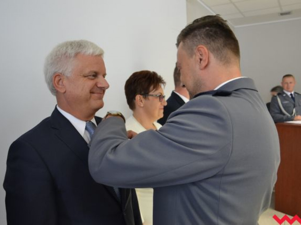 Święto Policji. Burmistrz z nietypowym prezentem, a wicestarosta chce BMW na drogach powiatowych