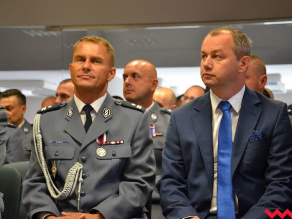 Święto Policji. Burmistrz z nietypowym prezentem, a wicestarosta chce BMW na drogach powiatowych