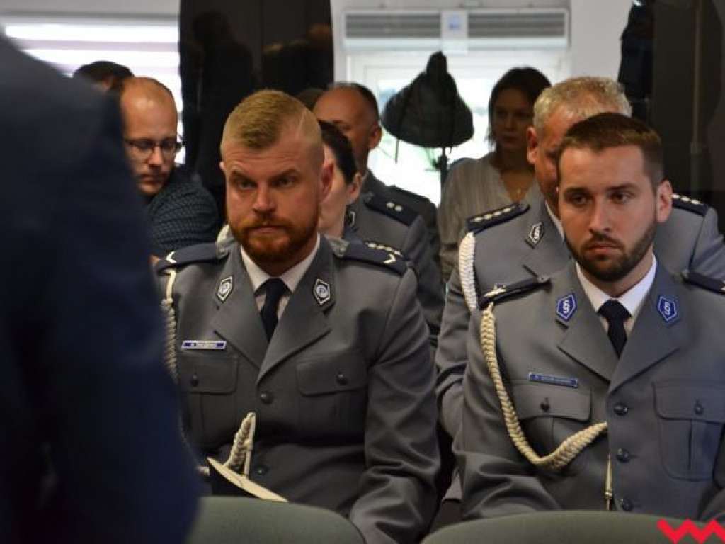 Święto Policji. Burmistrz z nietypowym prezentem, a wicestarosta chce BMW na drogach powiatowych