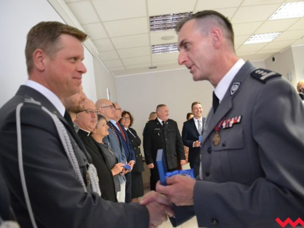 Święto Policji. Burmistrz z nietypowym prezentem, a wicestarosta chce BMW na drogach powiatowych
