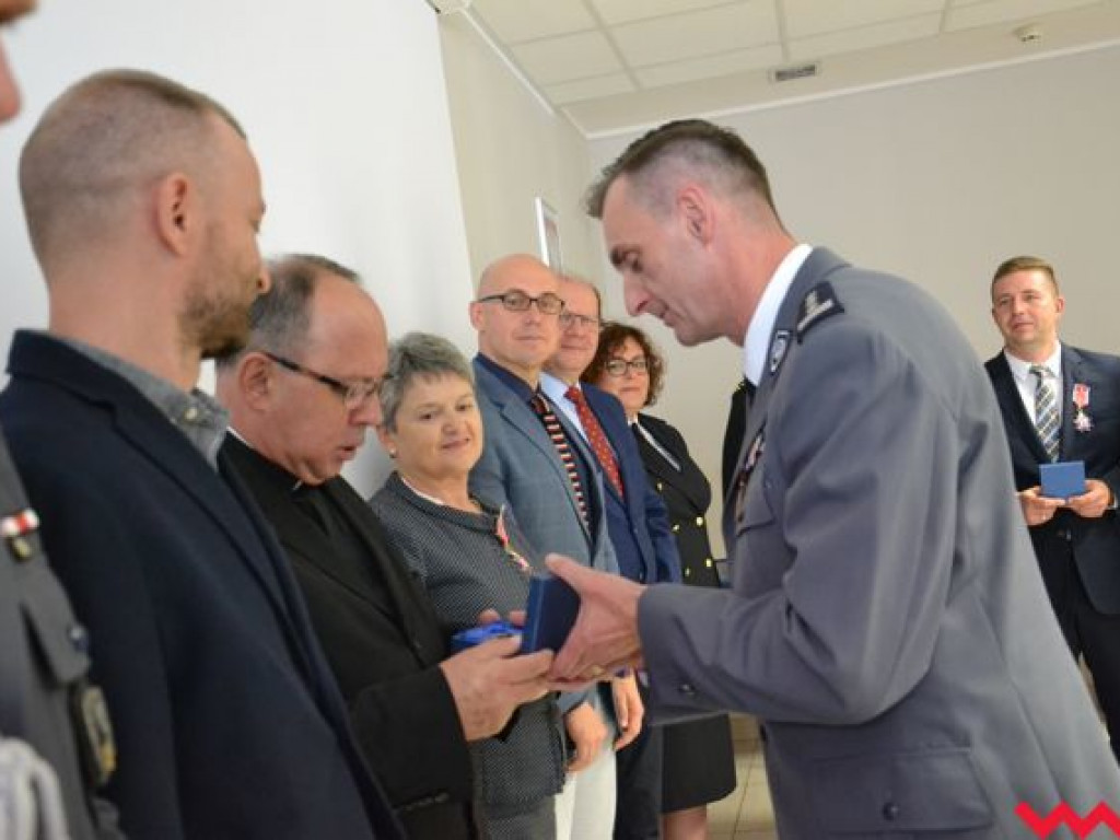 Święto Policji. Burmistrz z nietypowym prezentem, a wicestarosta chce BMW na drogach powiatowych
