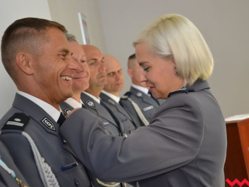 Święto Policji. Burmistrz z nietypowym prezentem, a wicestarosta chce BMW na drogach powiatowych