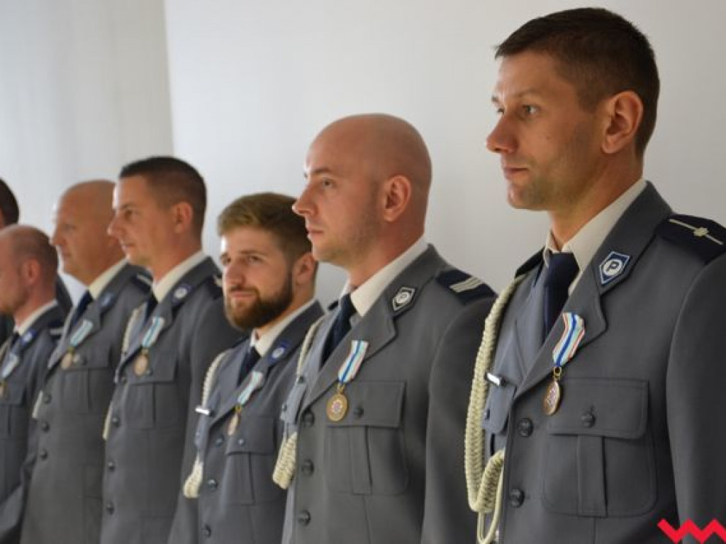 Święto Policji. Burmistrz z nietypowym prezentem, a wicestarosta chce BMW na drogach powiatowych