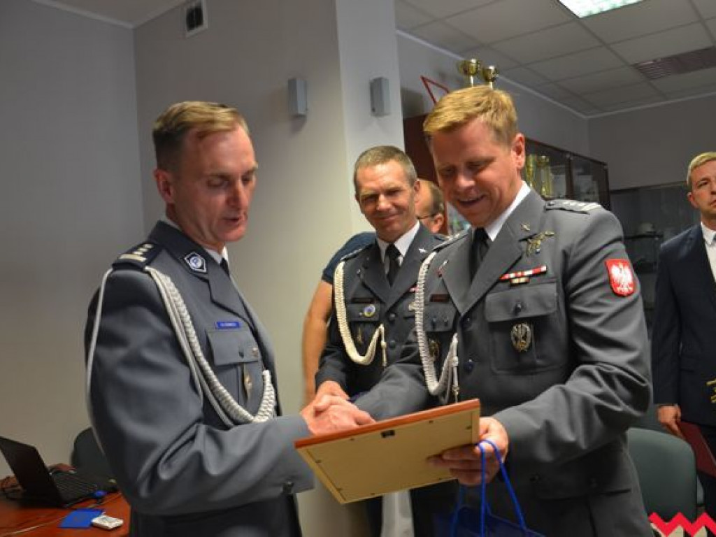 Święto Policji. Burmistrz z nietypowym prezentem, a wicestarosta chce BMW na drogach powiatowych