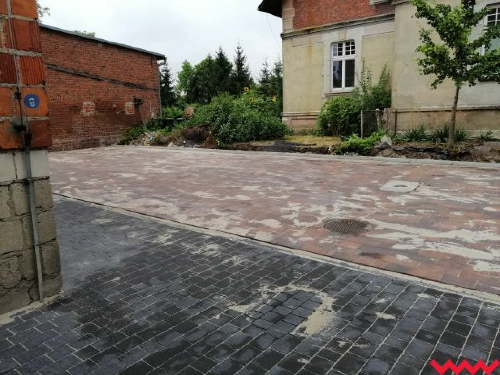 Parking gotowy, ale samochody mogą zostawiać na nim tylko interesanci urzędu