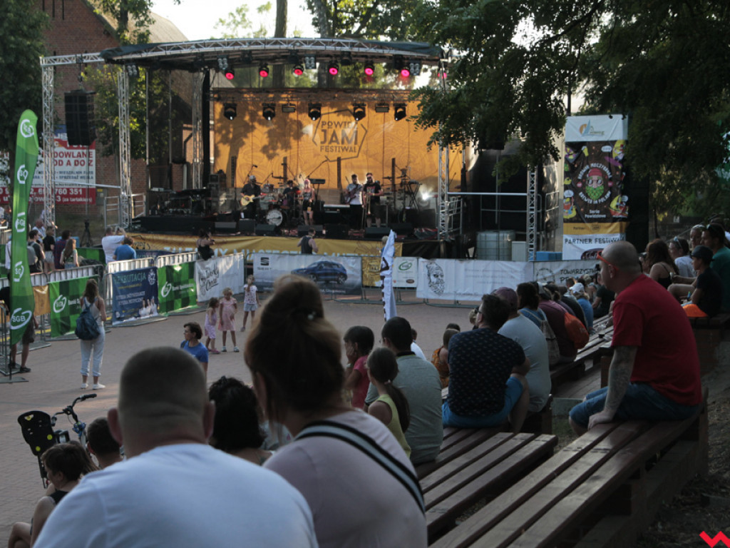 Trwa Powidz Jam Festiwal. Święto muzyki nad Jeziorem Powidzkim.
