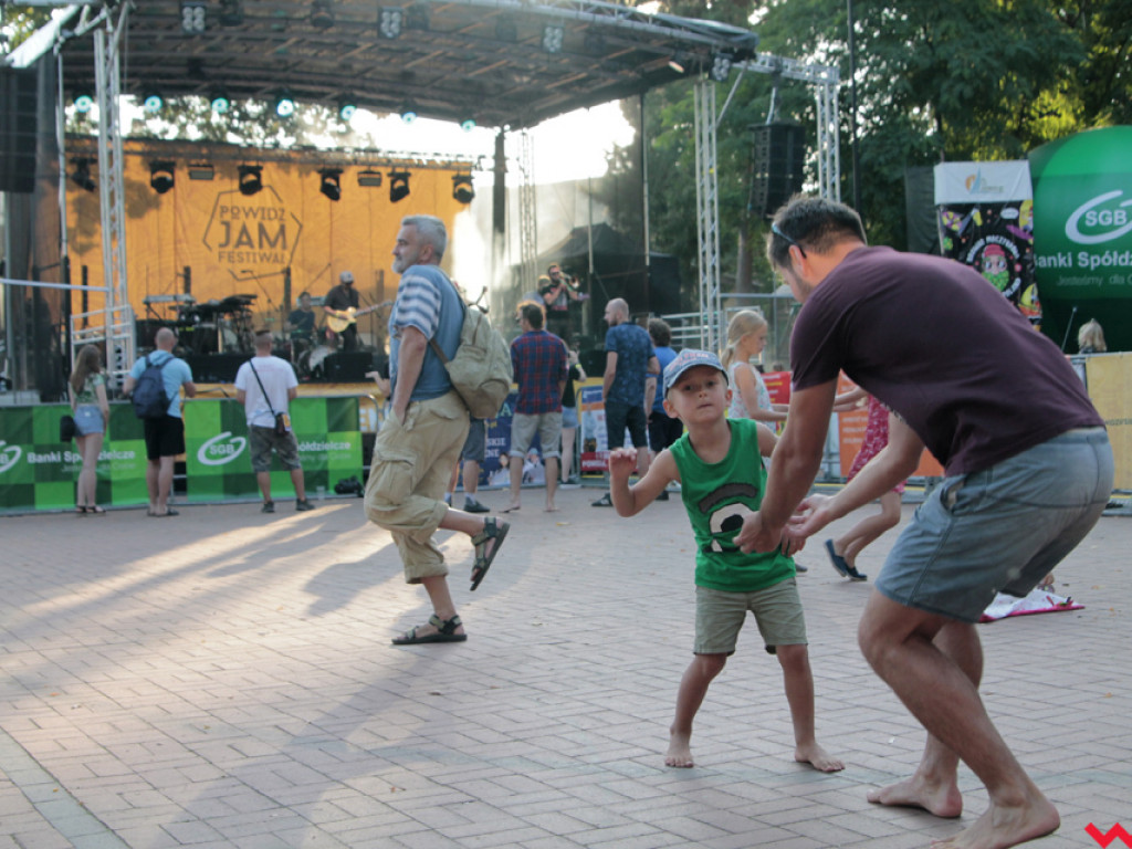 Trwa Powidz Jam Festiwal. Święto muzyki nad Jeziorem Powidzkim.