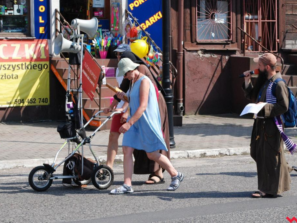 Drugi dzień pielgrzymki. Upalny dzień i chwila odpoczynku w Pyzdrach