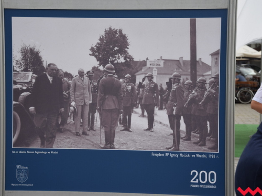 Powiat wrzesiński ma już 200 lat. Okolicznościowa wystawa na wrzesińskim rynku