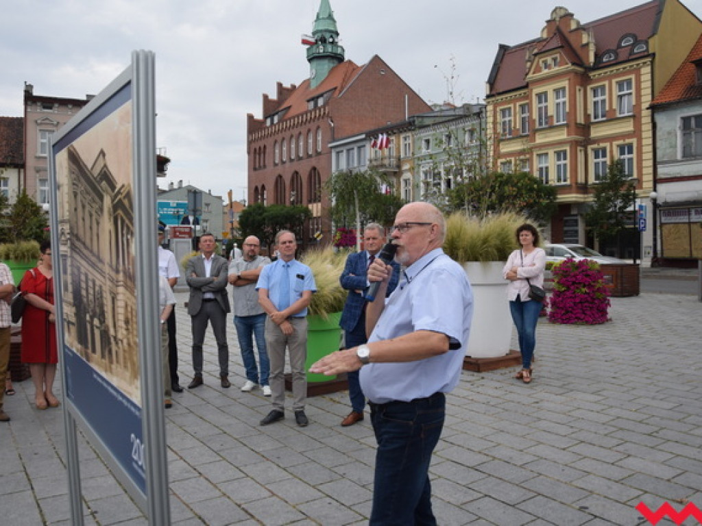 Powiat wrzesiński ma już 200 lat. Okolicznościowa wystawa na wrzesińskim rynku