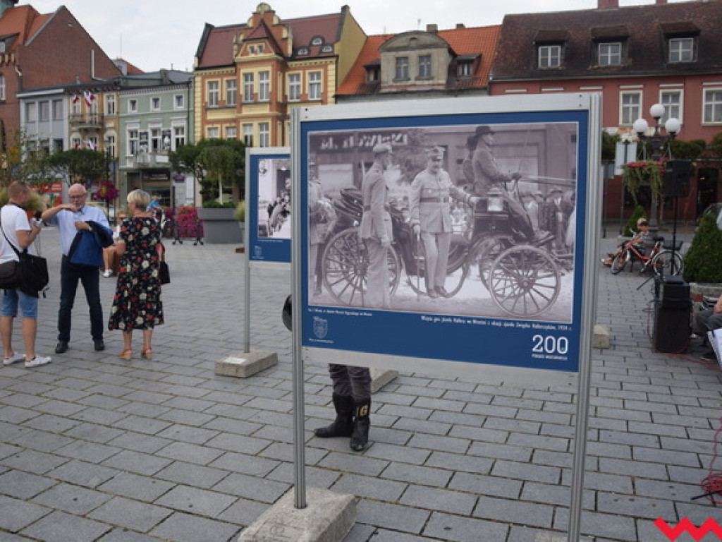 Powiat wrzesiński ma już 200 lat. Okolicznościowa wystawa na wrzesińskim rynku