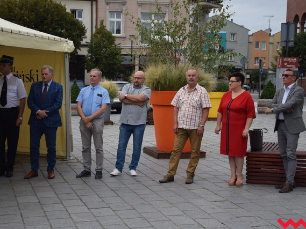 Powiat wrzesiński ma już 200 lat. Okolicznościowa wystawa na wrzesińskim rynku