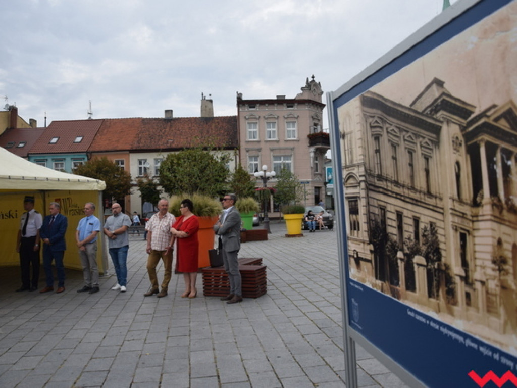 Powiat wrzesiński ma już 200 lat. Okolicznościowa wystawa na wrzesińskim rynku