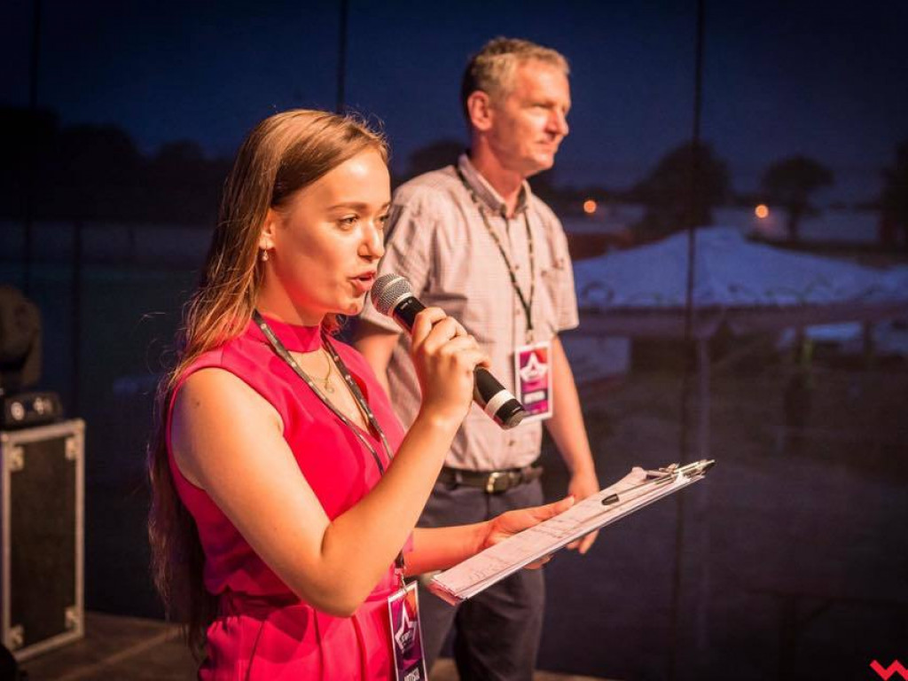 Z radia na ekran. Między Mateuszem Damięckim a Bartkiem Tecławem