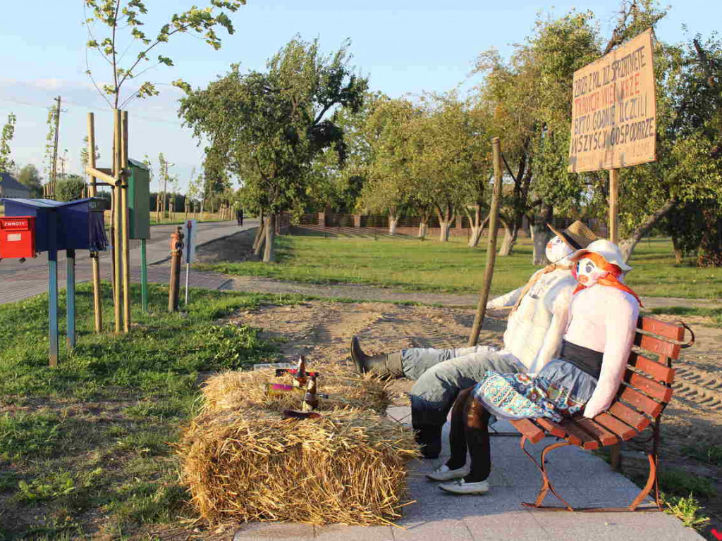 Gąsiorowo bawiło się na wiejskich dożynkach. Dla nikogo nie zabrakło chleba i innego jadła