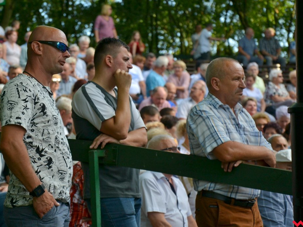 Mistrz serdeczności Krzysztof Koniarek przeniósł scenę na widownię