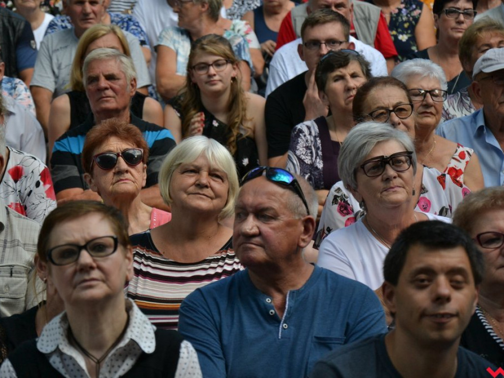 Mistrz serdeczności Krzysztof Koniarek przeniósł scenę na widownię