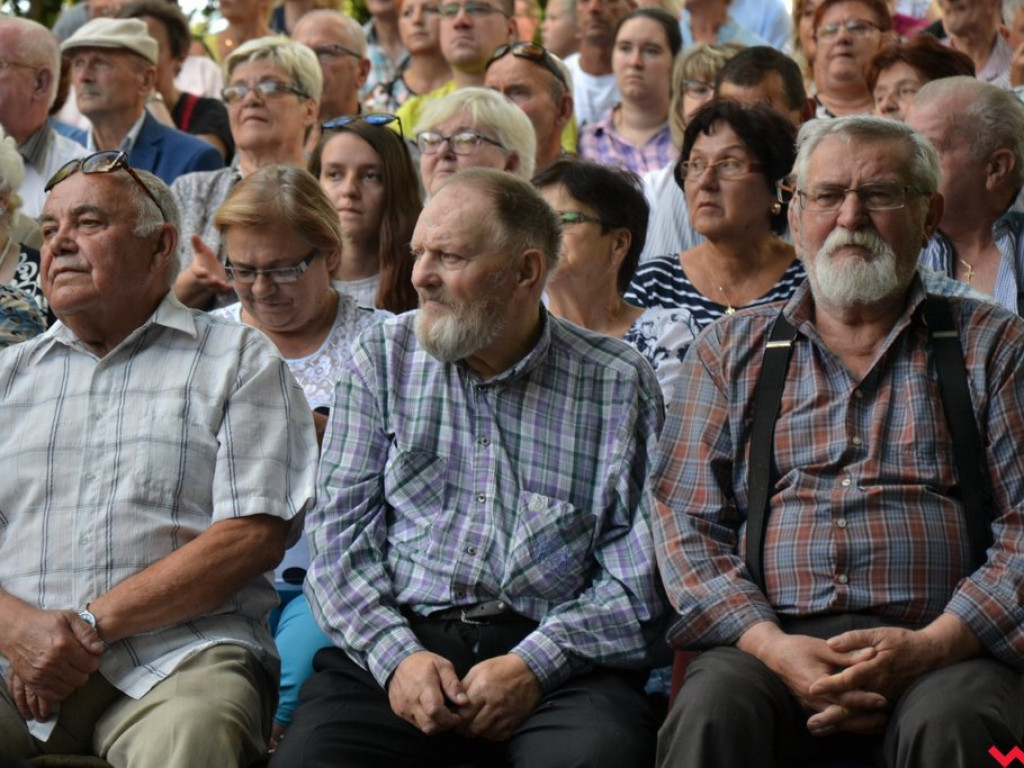 Mistrz serdeczności Krzysztof Koniarek przeniósł scenę na widownię