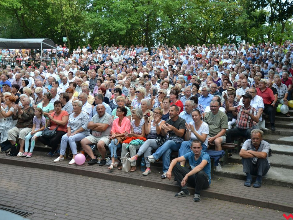 Mistrz serdeczności Krzysztof Koniarek przeniósł scenę na widownię