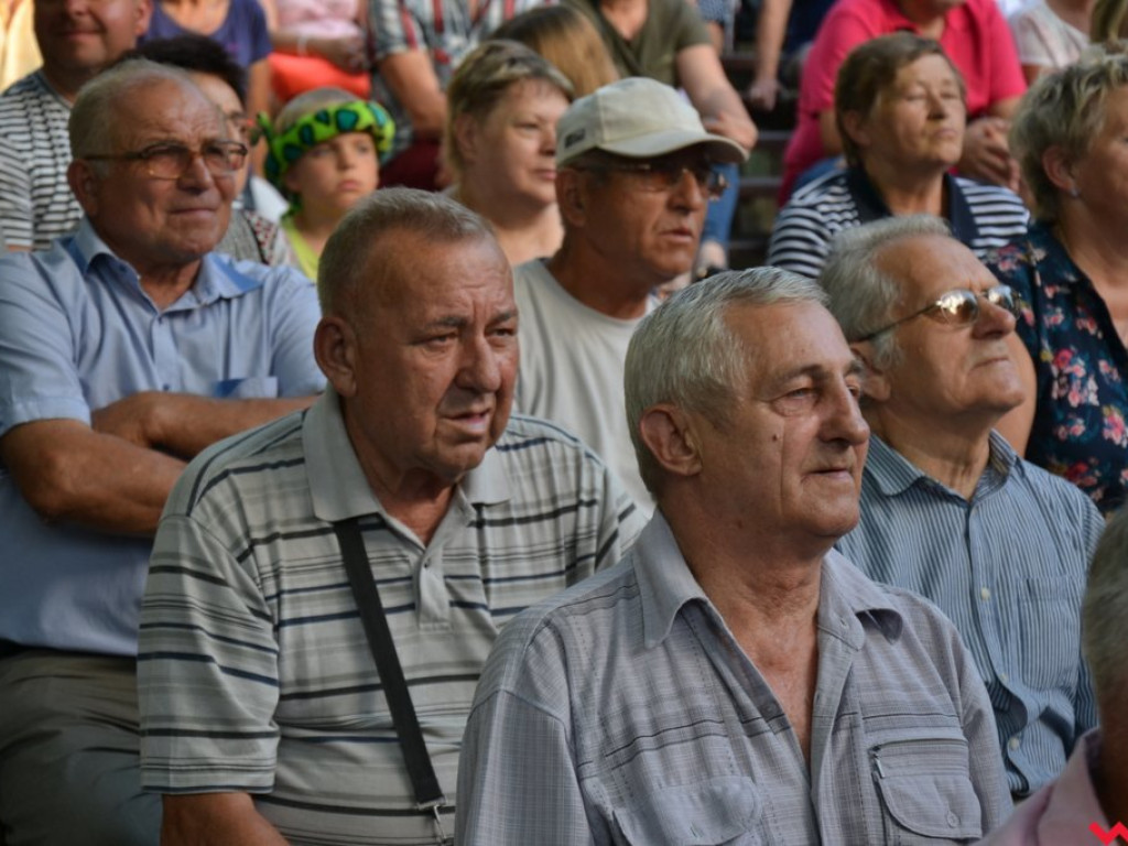 Mistrz serdeczności Krzysztof Koniarek przeniósł scenę na widownię
