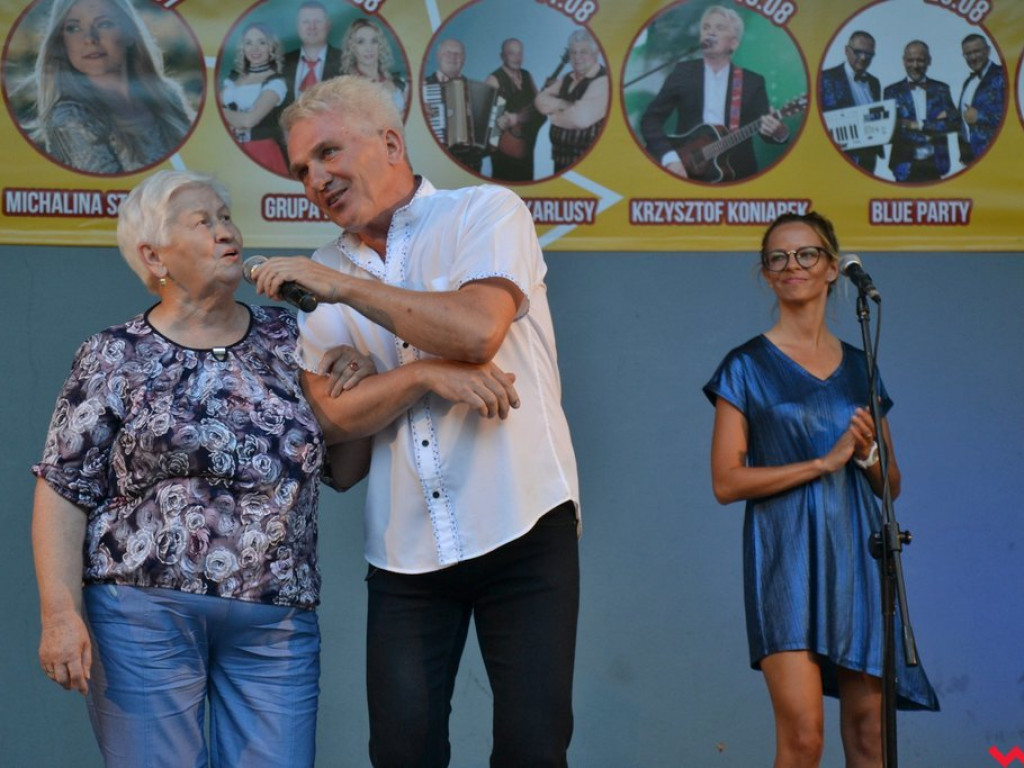 Mistrz serdeczności Krzysztof Koniarek przeniósł scenę na widownię