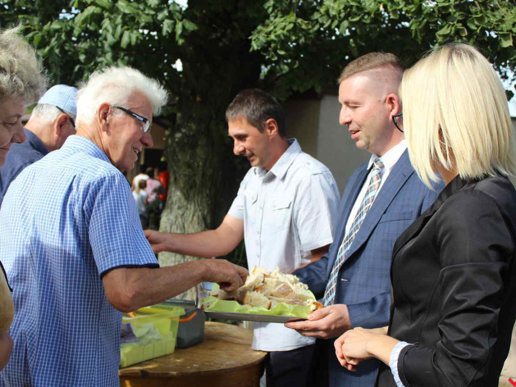 Dziękowali za zebrane plony w Opatówku. Największym hitem była loteria fantowa