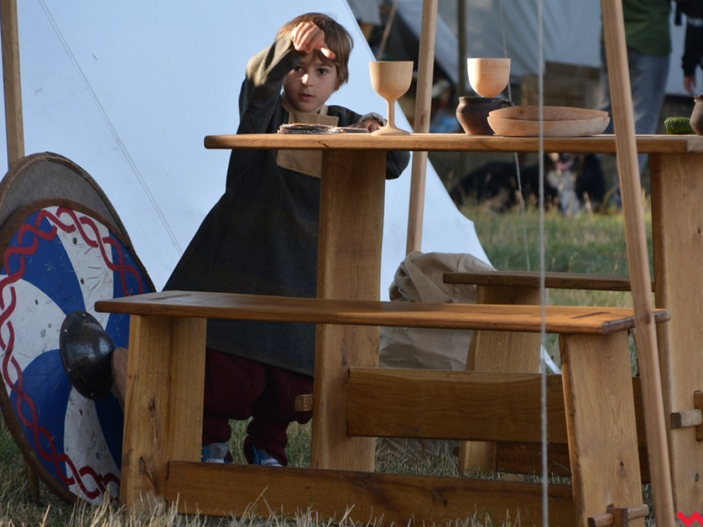 Ucieczka z uczty i pogrzeb wodza, czyli sobota na grzybowskim grodzie