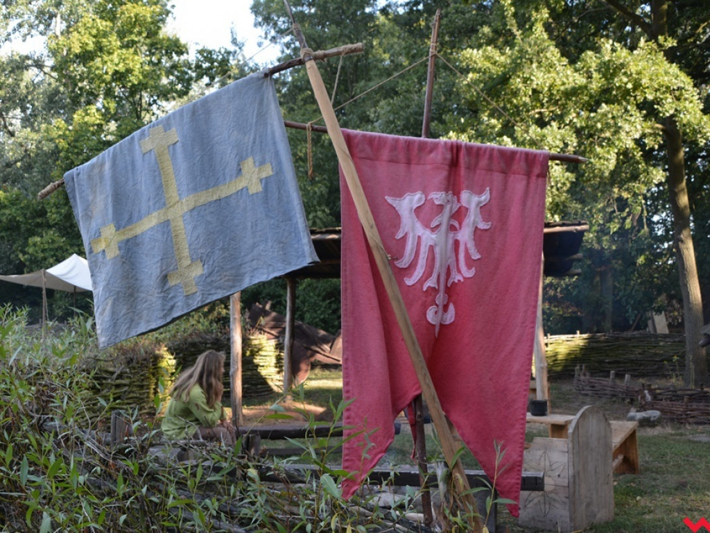 Ucieczka z uczty i pogrzeb wodza, czyli sobota na grzybowskim grodzie