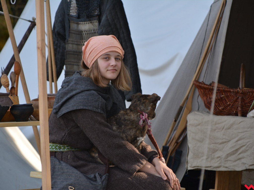 Ucieczka z uczty i pogrzeb wodza, czyli sobota na grzybowskim grodzie